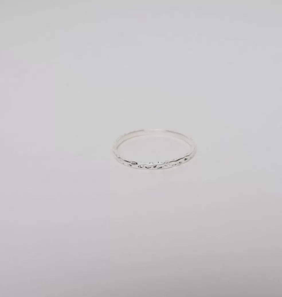 Ringar*WOS Thin Silver Banked Ring